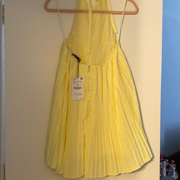 Zara Tellow Halter Dress - Picture 6 of 7